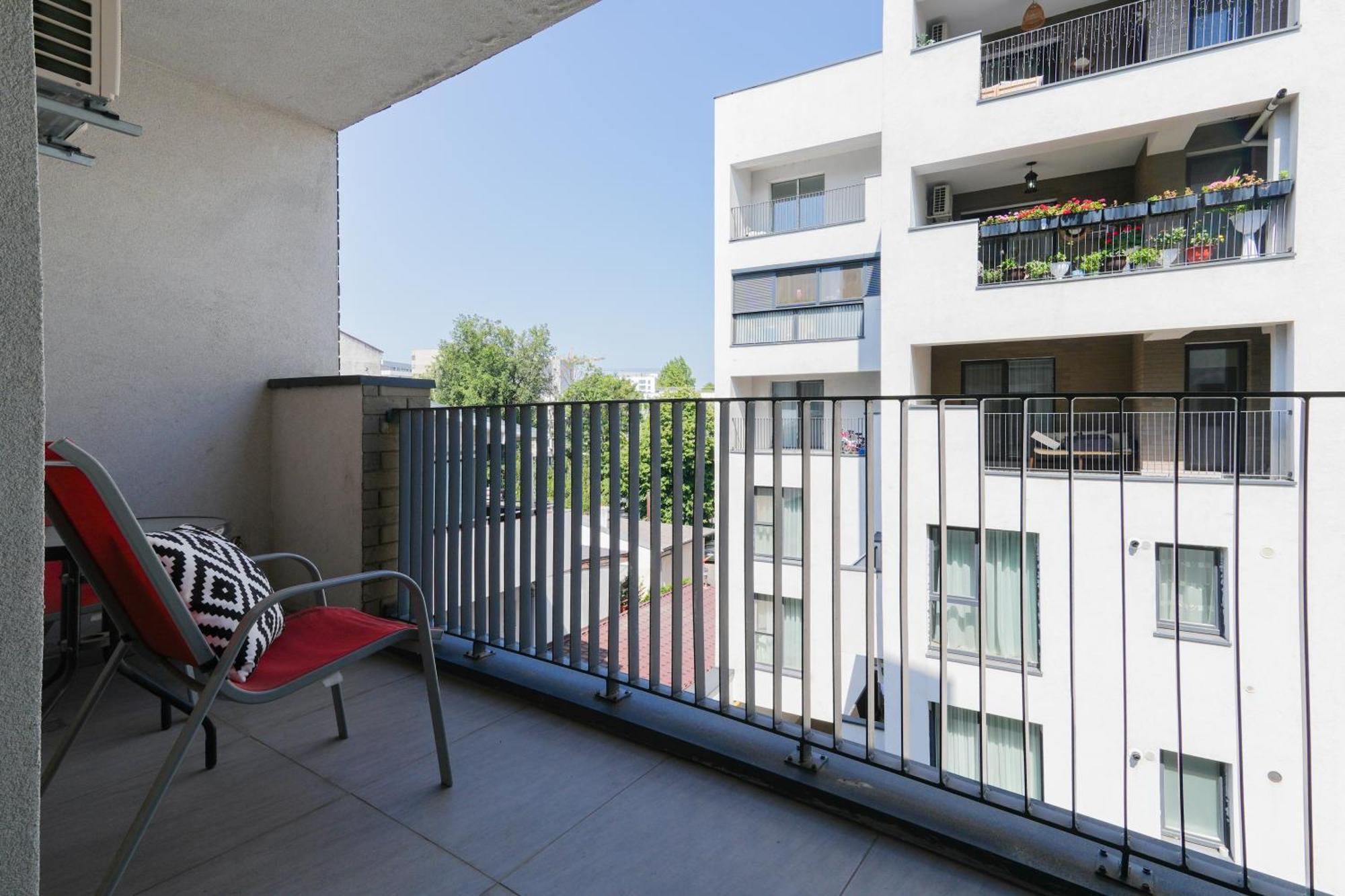 Maria - Modern Apartment With Parking And Workspace Bukarest Kültér fotó